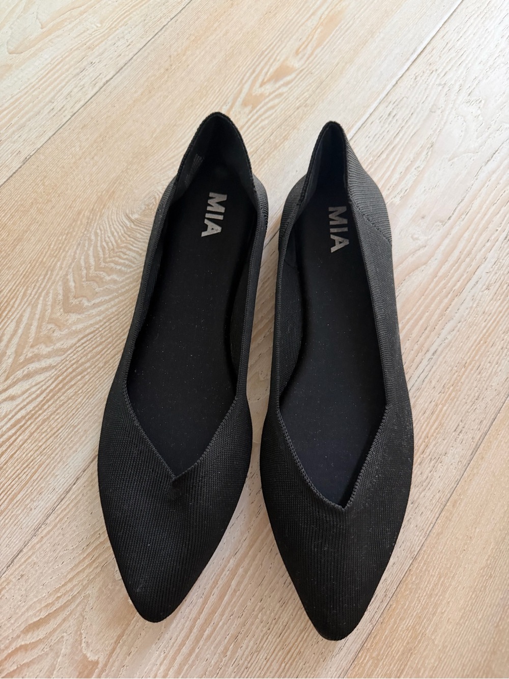 MIA Black Pointed Knit Ballet Flats